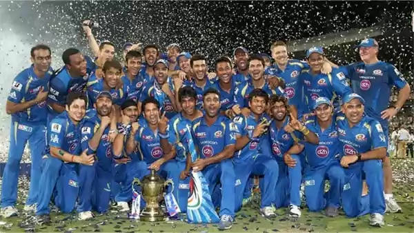 Image of Mumbai Indians Winning Team from 2013