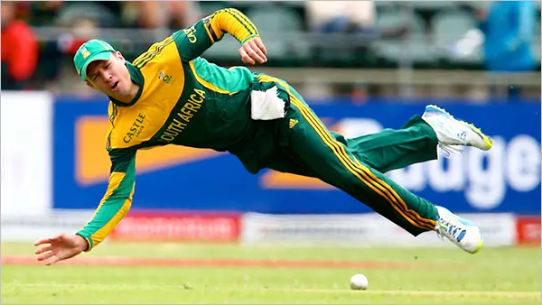 picture of AB de Villiers during fielding