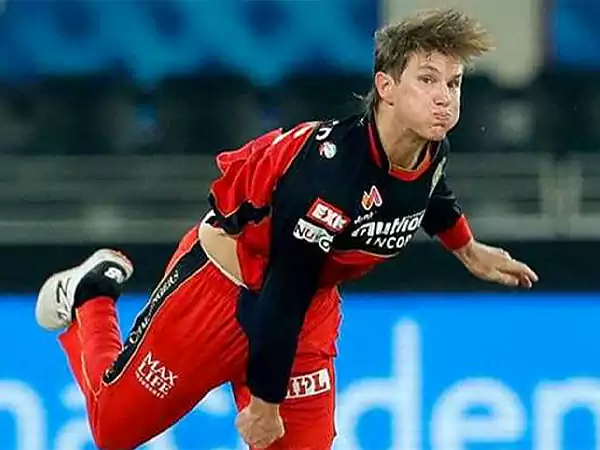 Adam Zampa playing in IPL