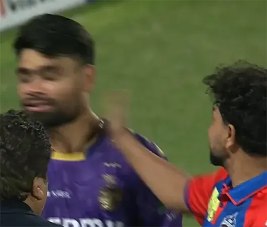 Kuldeep Yadav appeared to slap KKR's Rinku Singh