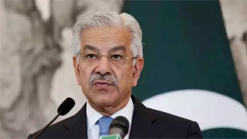 d-Pakistan Defence Minister